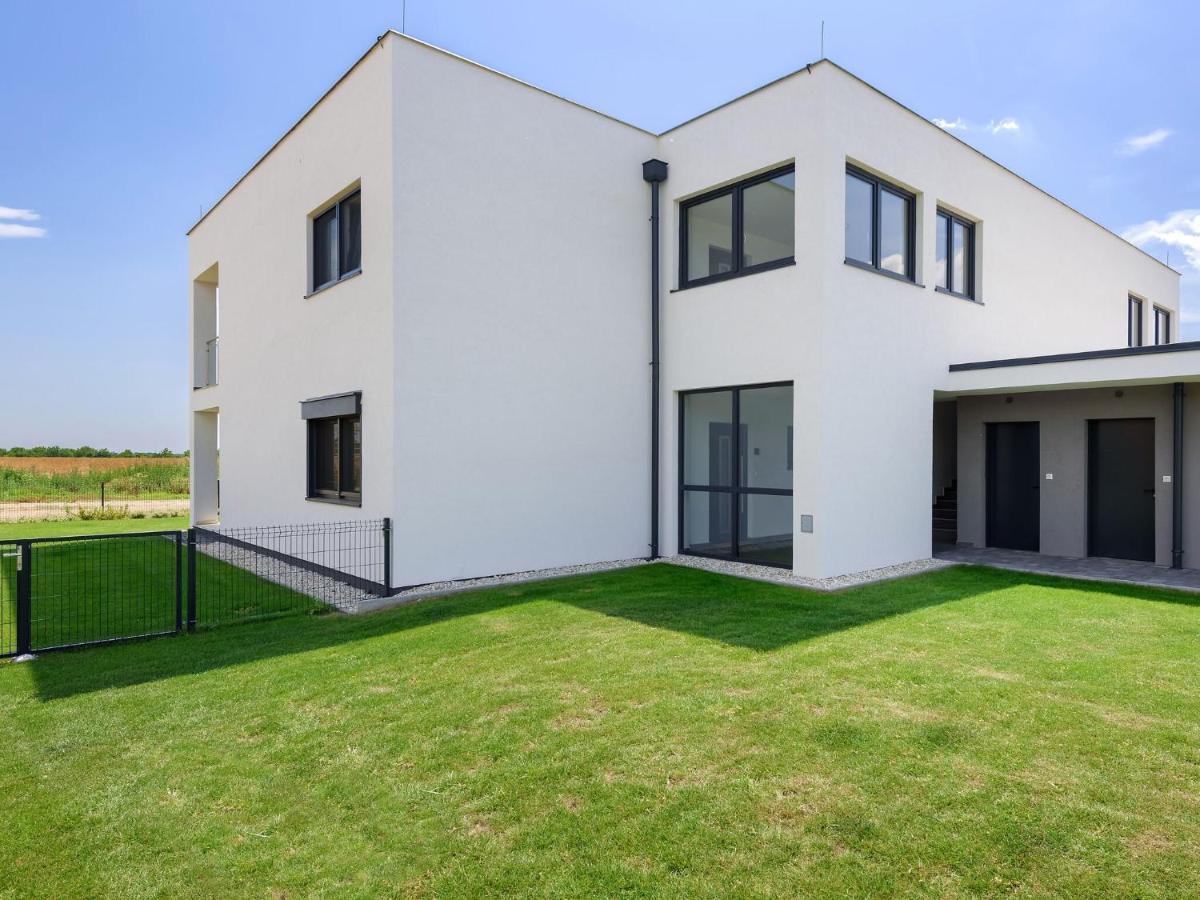 Apartment With Pool, Roof Terrace, Garden Zsira Extérieur photo